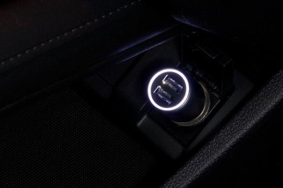 фото Автомобильное зарядное устройство QC3.0 CZCDQ02ZM