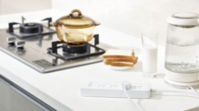 фото Удлинитель Xiaomi Mi Power Strip (4 розетки, 3 usb порта, 1.8м) Белый