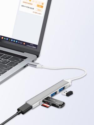 фото USB-концентратор с портами USB Type-C 3,0, 3,1, 3/4