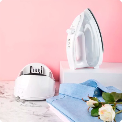 фото Беспроводной утюг Lofans Household Cordless Steam Iron (белый)
