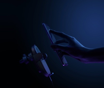 фото Беспроводное зарядное устройство для автомобиля Xiaomi Wireless Car Charger 20W