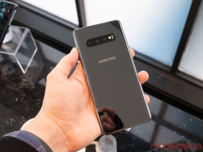 фото Смартфон Samsung Galaxy S10 8/128GB Оникс, цвет черный